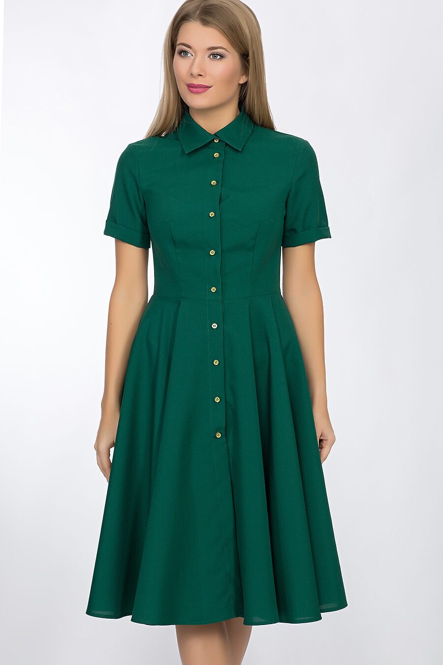 Зеленое платье с пуговицами